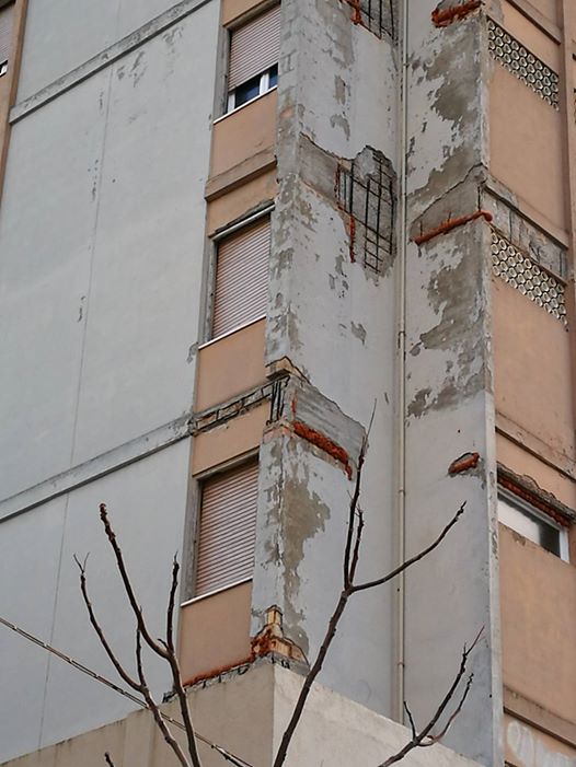 edificio scrostato